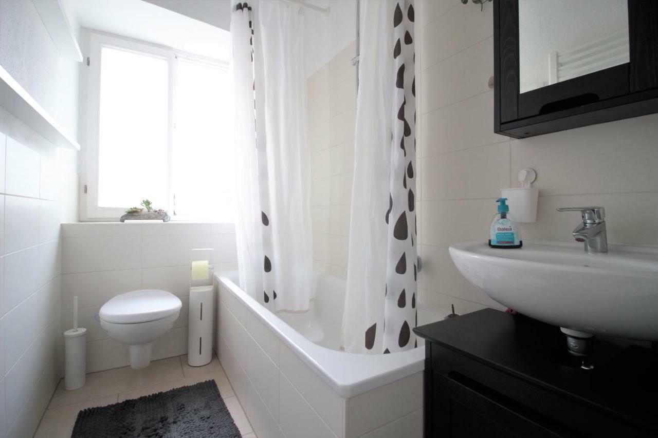 Charming 3-Bedroom Apartment With Parking Lot Wurzburg Bagian luar foto