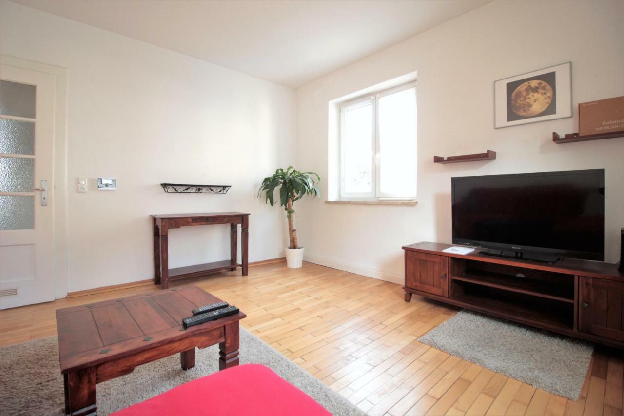 Charming 3-Bedroom Apartment With Parking Lot Wurzburg Bagian luar foto