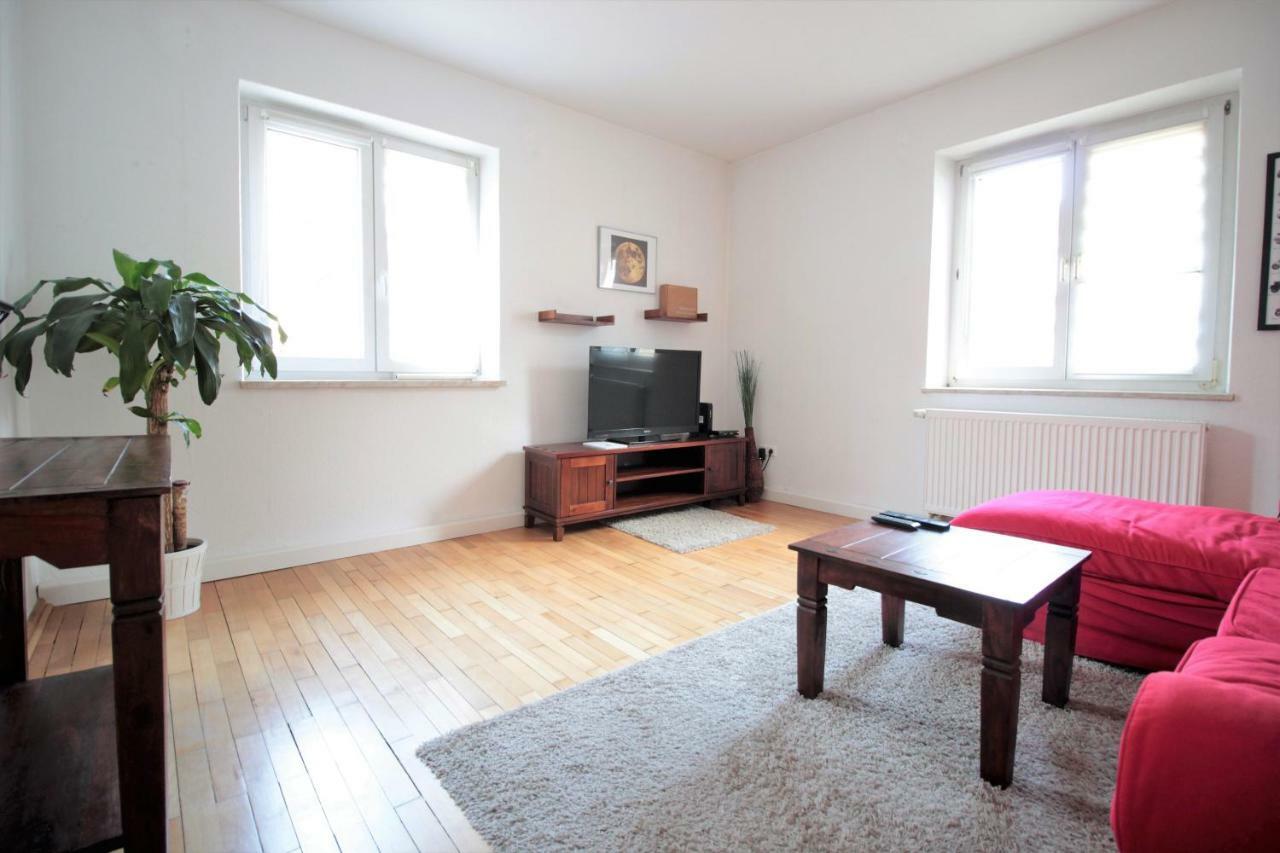 Charming 3-Bedroom Apartment With Parking Lot Wurzburg Bagian luar foto
