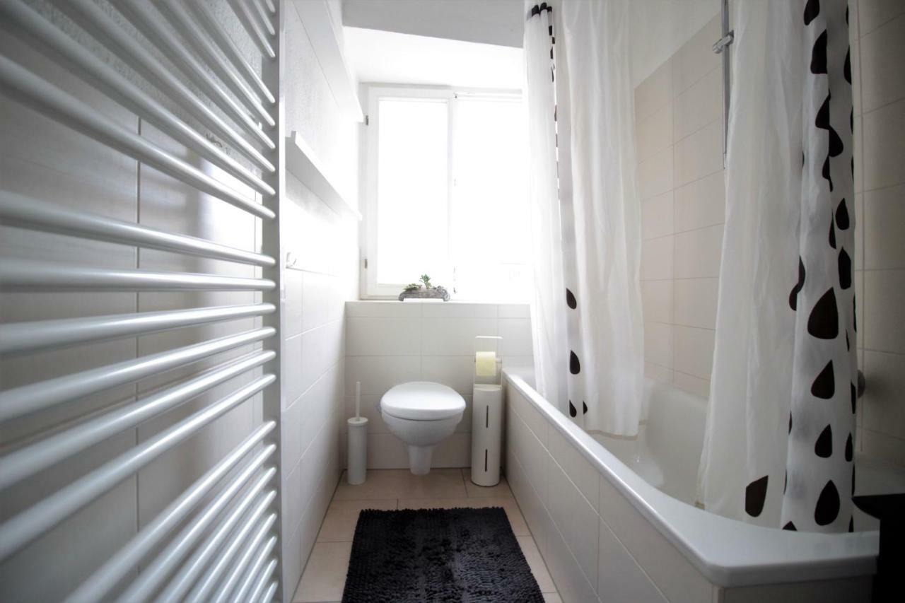 Charming 3-Bedroom Apartment With Parking Lot Wurzburg Bagian luar foto