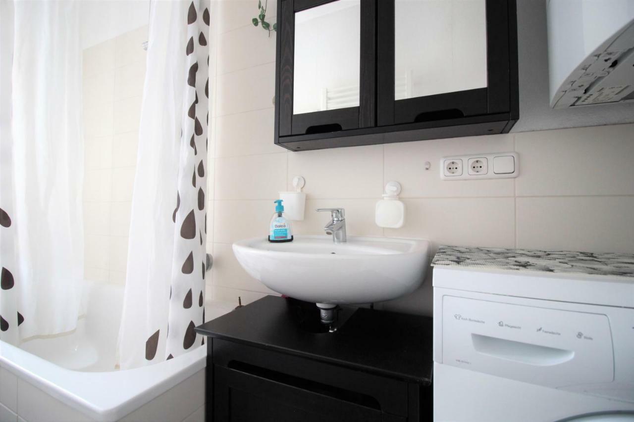 Charming 3-Bedroom Apartment With Parking Lot Wurzburg Bagian luar foto